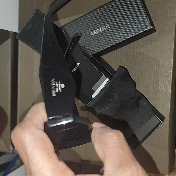 Amazing glasses - Picture 2 of 5